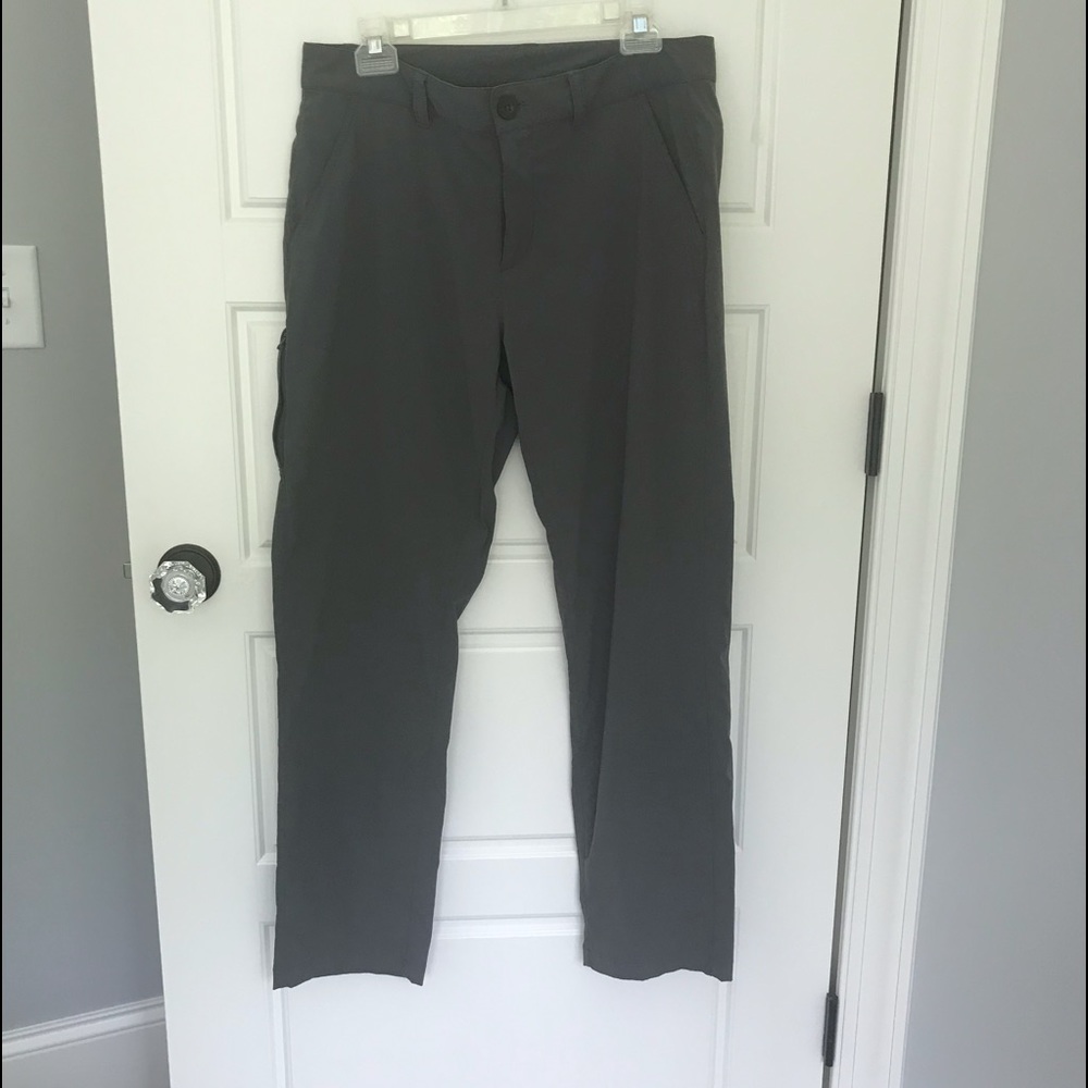Eddie Bauer Men’s Lightweight Pants. Gray. 34x30